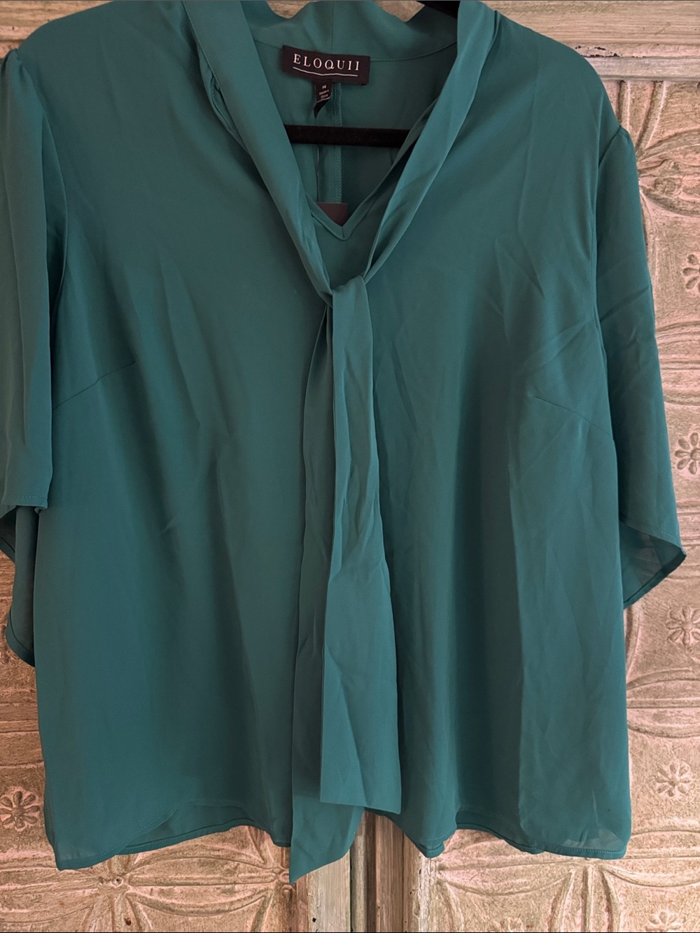 Eloquii green flutter sleeve top. Size 14 NWT